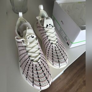 APL men’s techloom zipline IVRY/BPNK/BLK size 9.5